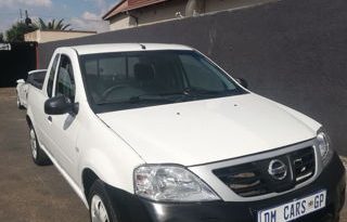 Nissan NP200 2012 full