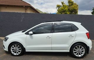 Volkswagen Polo 2015 full