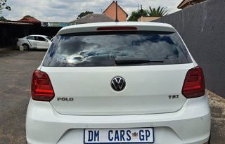 Volkswagen Polo 2015 full