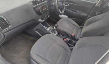 Kia Rio 1.2 Sedan full