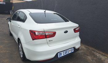 Kia Rio 1.2 Sedan full