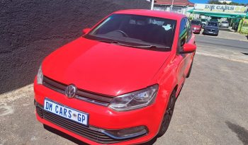 VOLKSWAGEN POLO TSI 1.2 TRENDLINE full