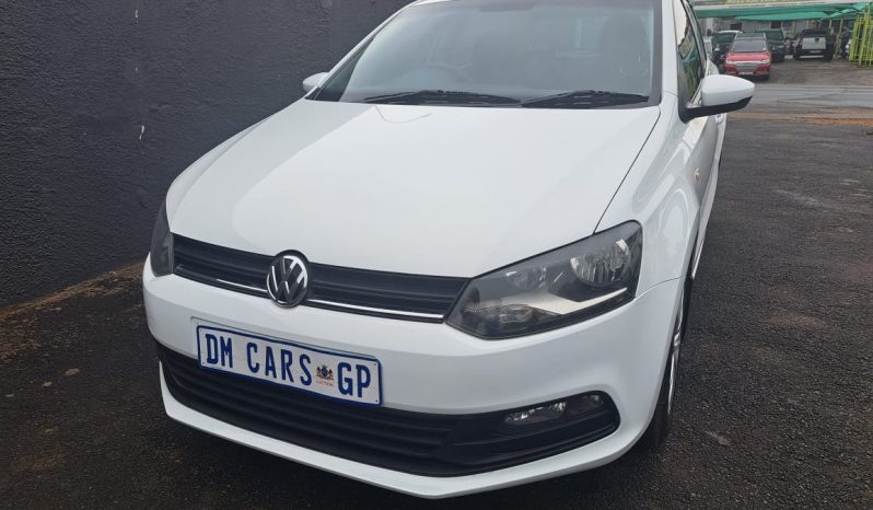 VOLKSWAGEN POLO VIVO 1.4 HATCHBACK full