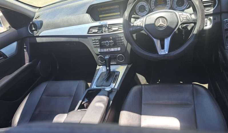 MERCEDES BENZ C200 full