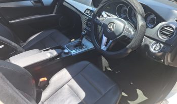 MERCEDES BENZ C200 full