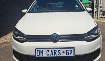 VOLKSWAGEN POLO VIVO 1.4 full