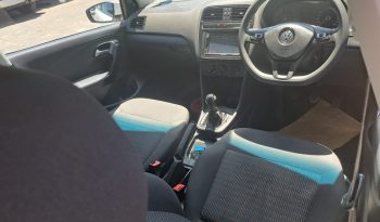 VOLKSWAGEN POLO VIVO 1.4 full