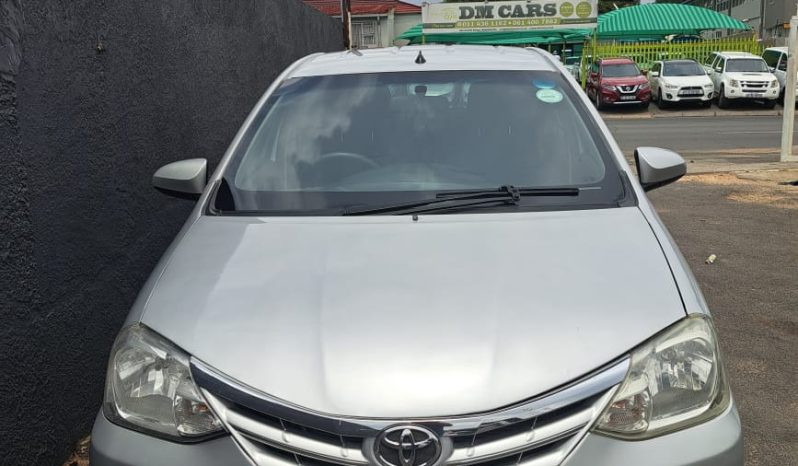 TOYOTA ETIOS 1.6 full