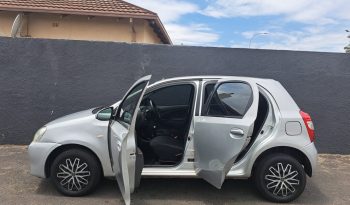 TOYOTA ETIOS 1.6 full