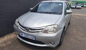 TOYOTA ETIOS 1.6 full