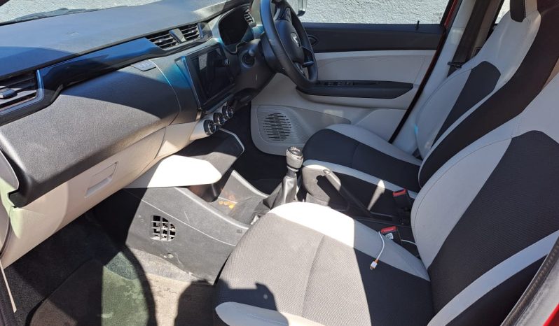 Renault Triber 1.0 full