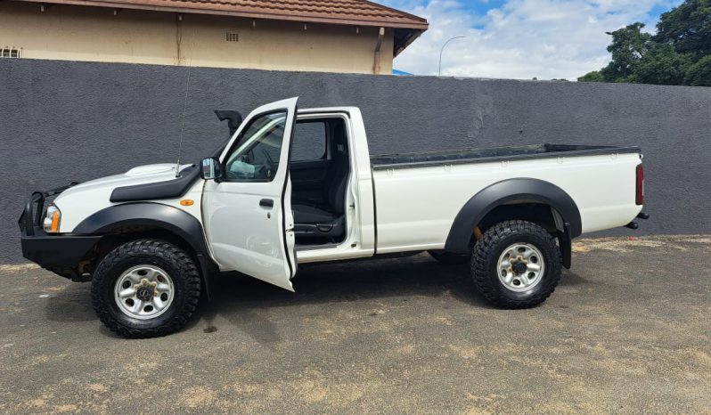 Nissan NP300 2.5 TDi LWB 4×4 Single -Cab full