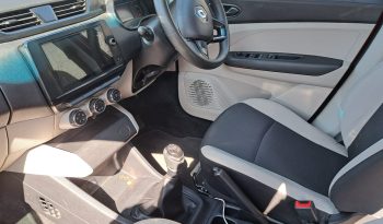 Renault Triber 1.0 full