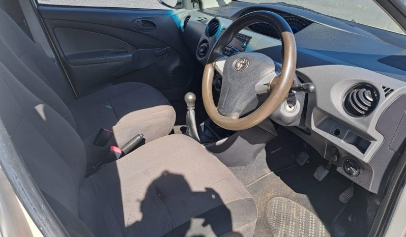 TOYOTA ETIOS 1.5i manual full
