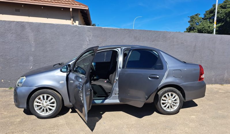 2018 ETIOS SEDAN 1.5 full