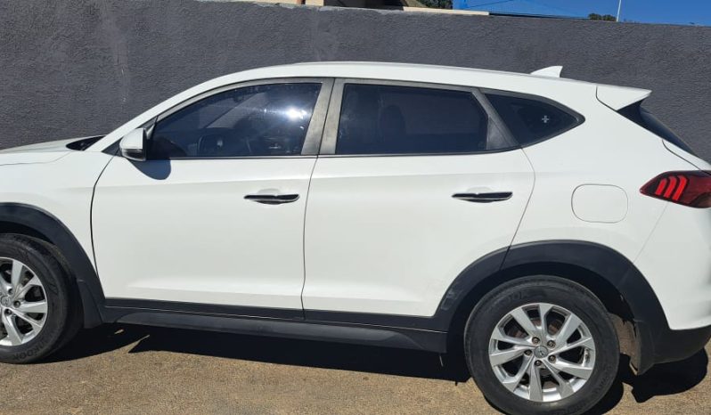 Hyundai Tucson 2.0 Manual full