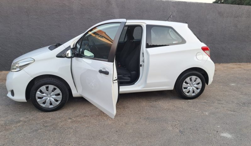 Toyota Yaris 1.0 XI 3-dr [Manual ] full
