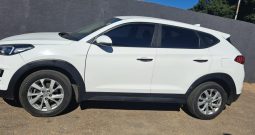 Hyundai Tucson 2.0 Manual